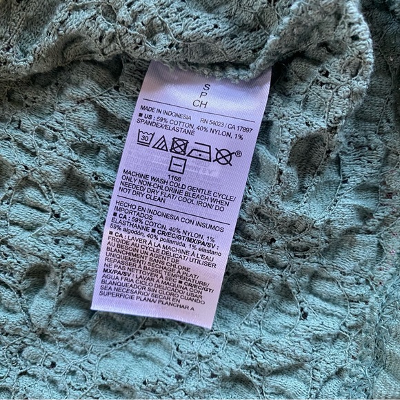 Old Navy Lace Crewneck Short Sleeve Top Green Small Floral Work Casual Summer - Picture 11 of 11